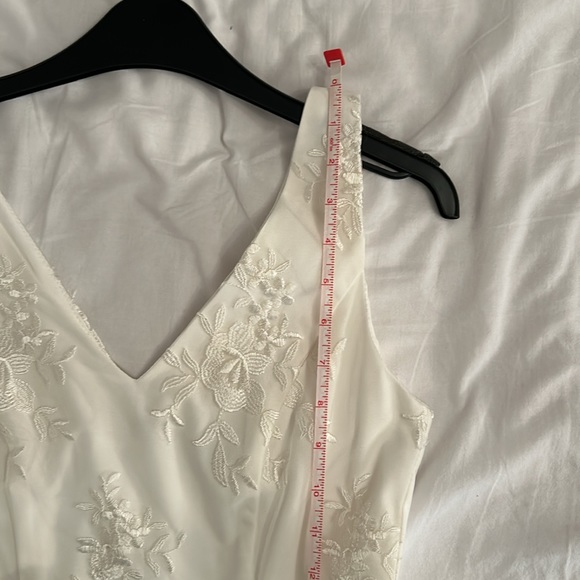 Minuet lace bridal/ or party dress - Picture 14 of 14